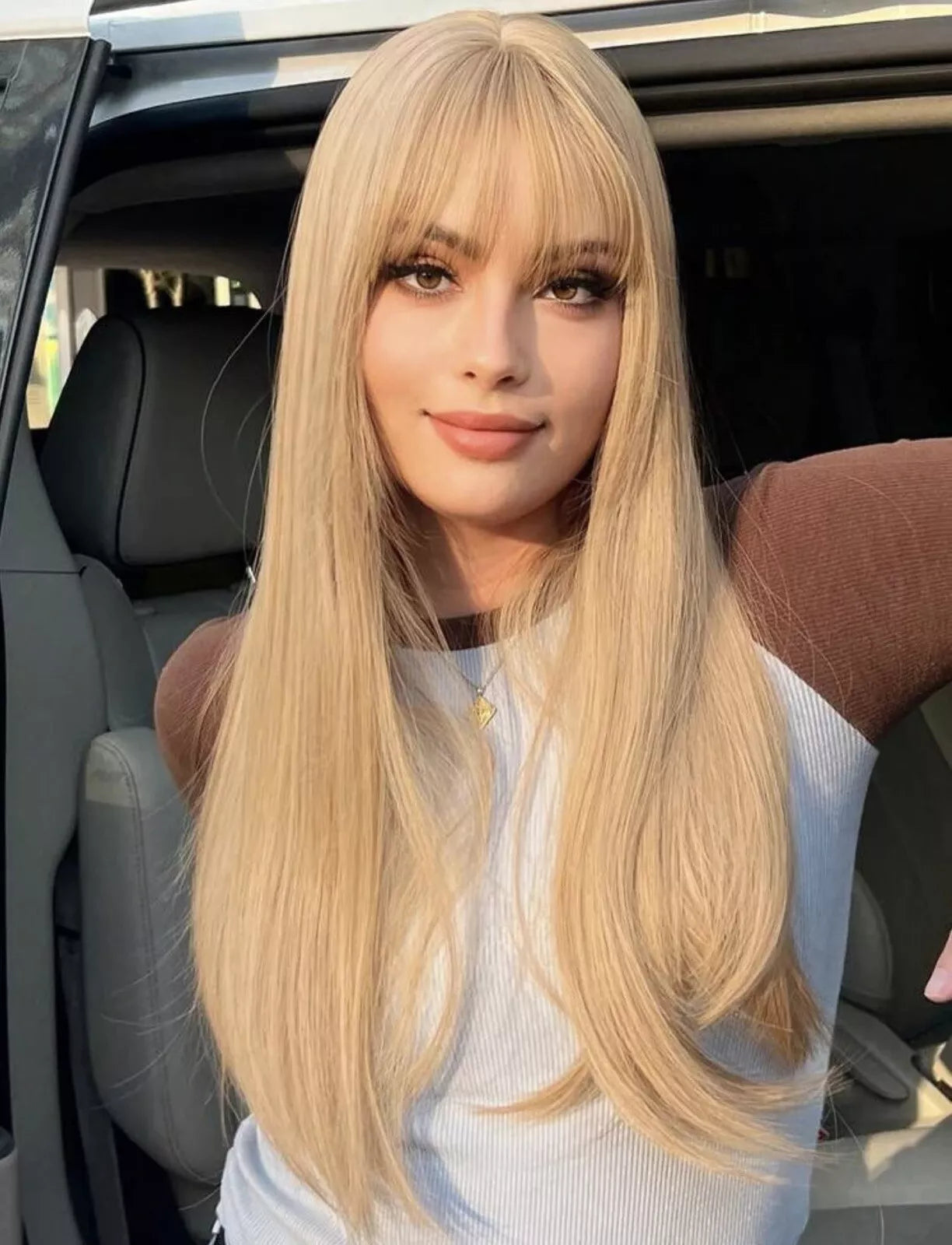 Blonde wig bangs